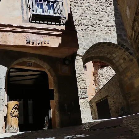 Del Adarve Hotel