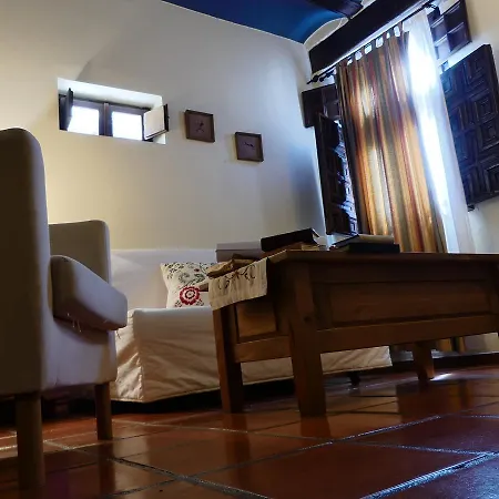 Hotel Del Adarve 2*