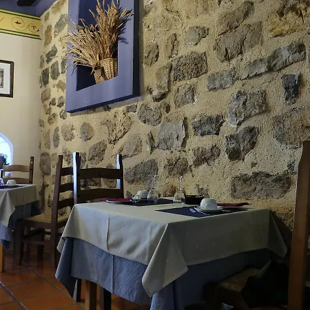 Hotel Del Adarve