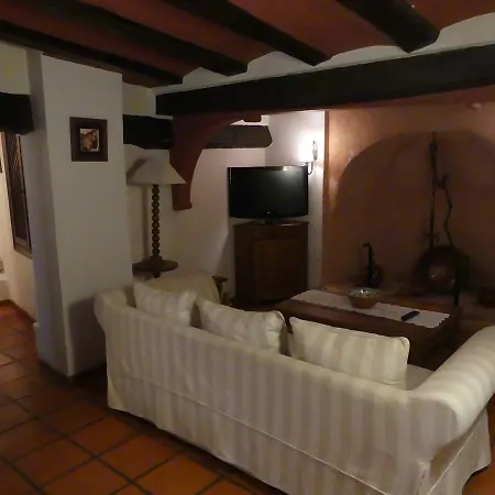 Del Adarve Hotel 2*