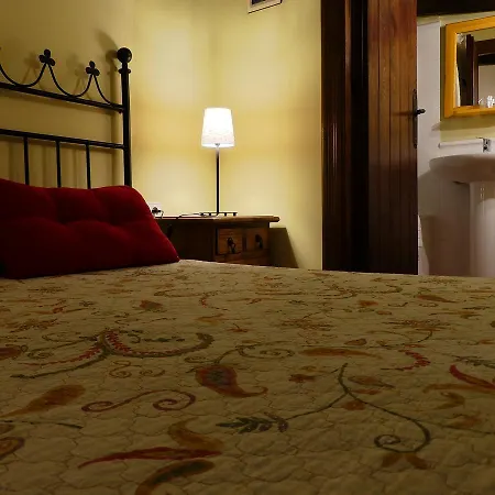 Hotel Del Adarve 2*