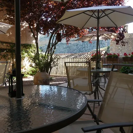 Del Adarve Albarracín